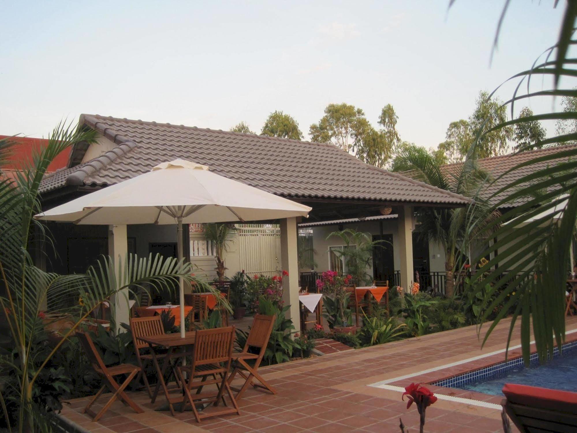 The Tamarind Hotell Sihanoukville Exteriör bild