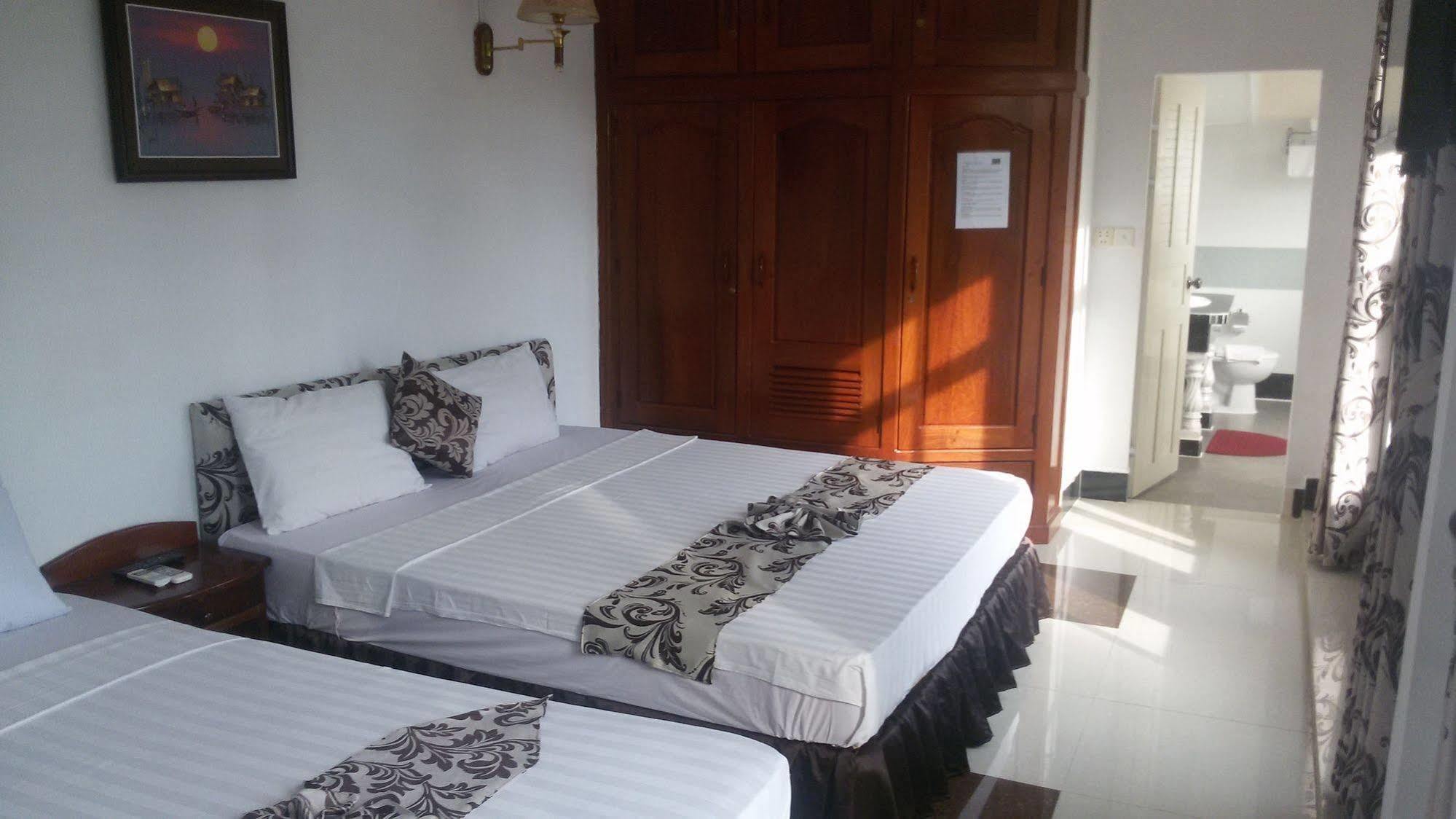 The Tamarind Hotell Sihanoukville Exteriör bild