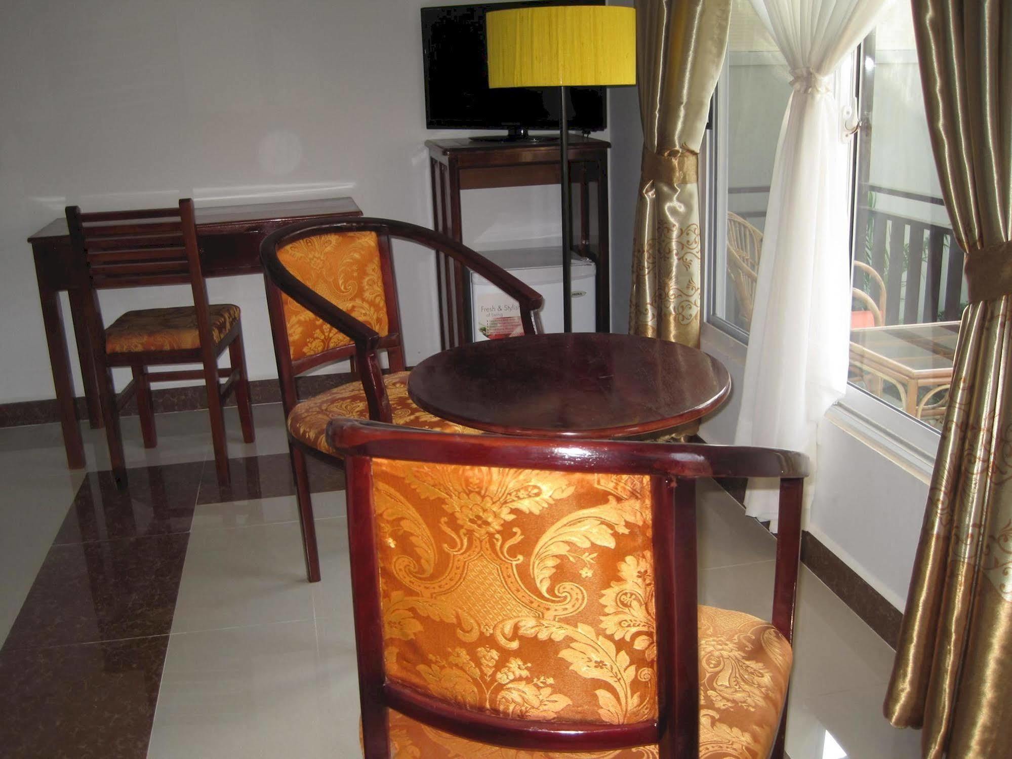 The Tamarind Hotell Sihanoukville Exteriör bild